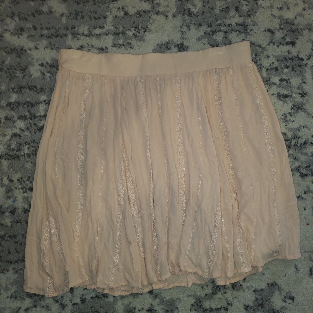 Torrid Peach Embroidered Elastic A-Line Skirt || sz 2 - Picture 4 of 14